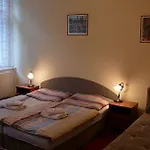 Ξενοδοχείο Klara 3*